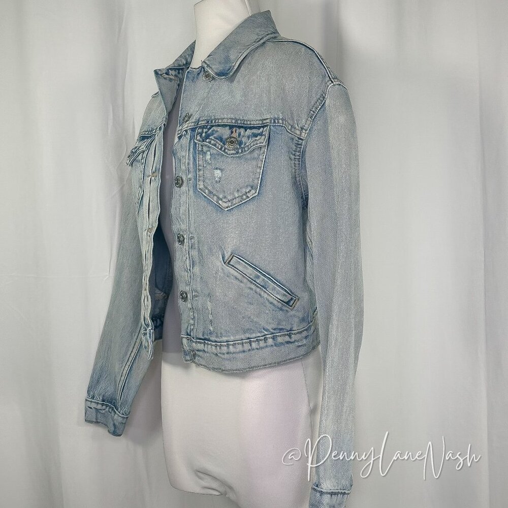 Old Navy Lightwash Distressed Denim Cropped Jean Jacket - Picture 6 of 11